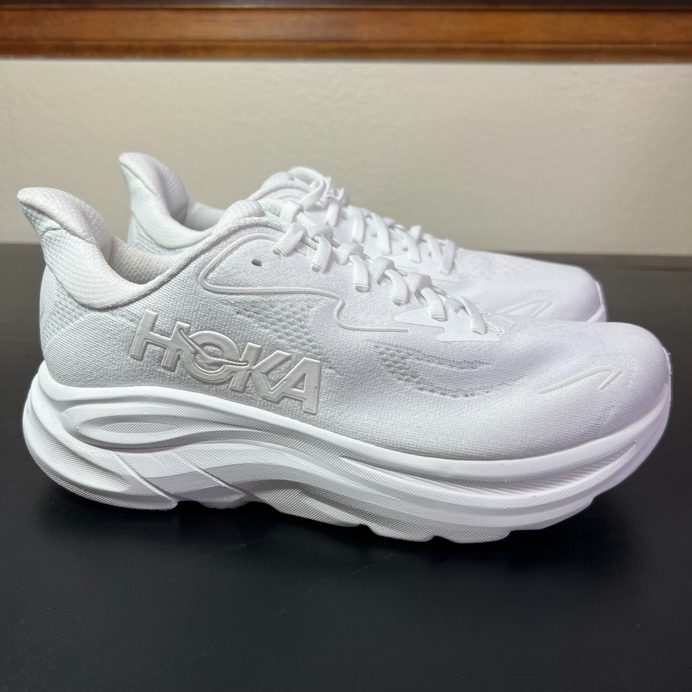 Hoka One One Clifton 10 White Running Shoe's Women's Size 9D Wide 1162050WWH